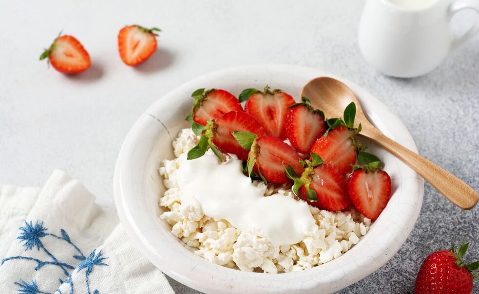 Tvaroh s jahodami – zdravá snídaně pro ty, kteří chtějí zhubnout