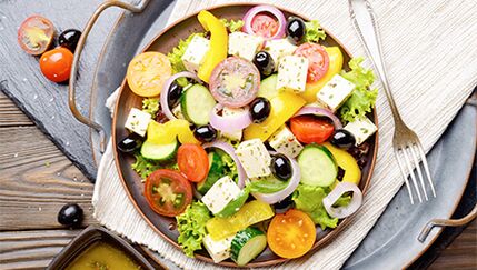 Zeleninové saláty ve středomořské dietě pro ty, kteří chtějí zhubnout