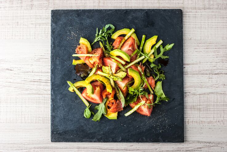 líná keto dieta zahrnuje zeleninu, zdravé tuky